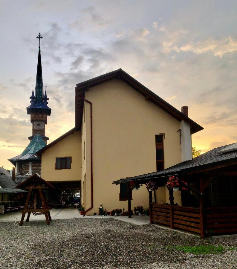Отель Casa Pop Сэпынца Экстерьер фото