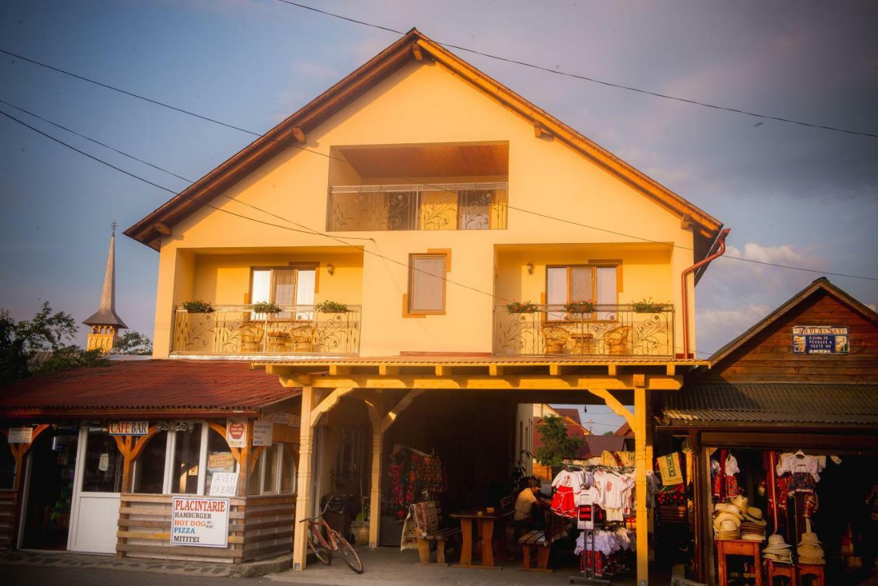 Отель Casa Pop Сэпынца Экстерьер фото