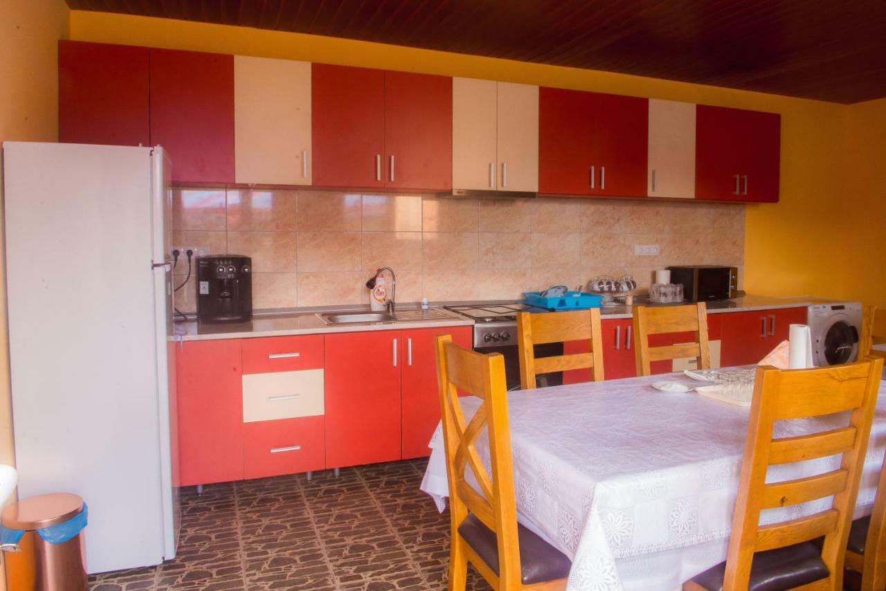 Отель Casa Pop Сэпынца Экстерьер фото