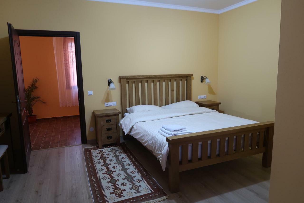 Отель Casa Pop Сэпынца Экстерьер фото